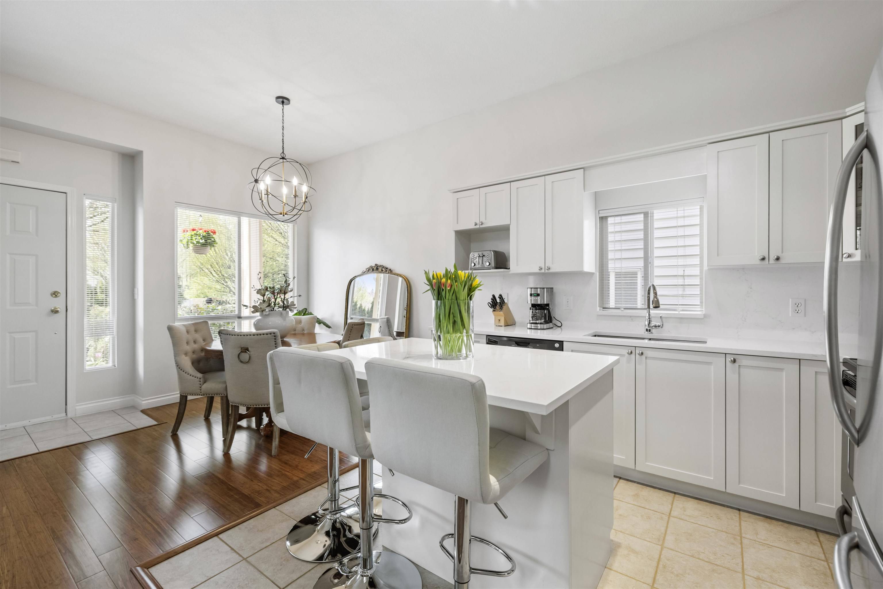 8898 216 ST Langley, BC V1M 3Z7