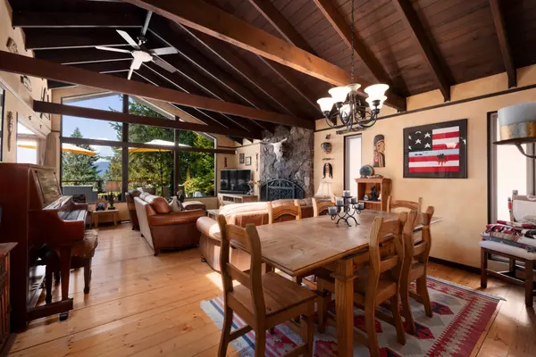 315 Bayview RD Lions Bay, BC V0N 2E0