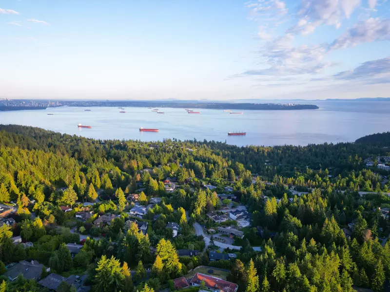 4663 Woodridge PL, West Vancouver, BC V7S 2X1