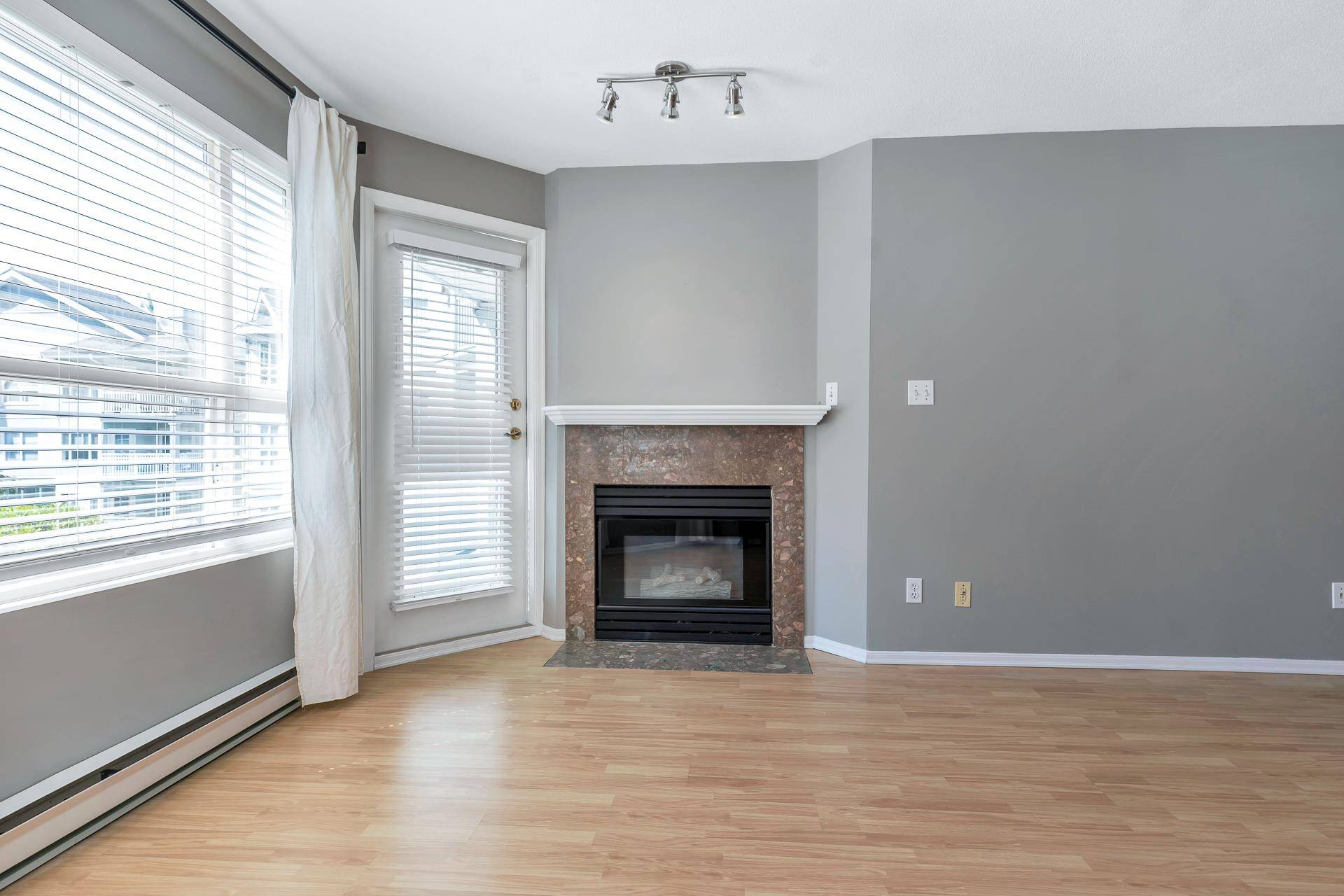 13955 Laurel DR #201 Surrey, BC V3T 1A8