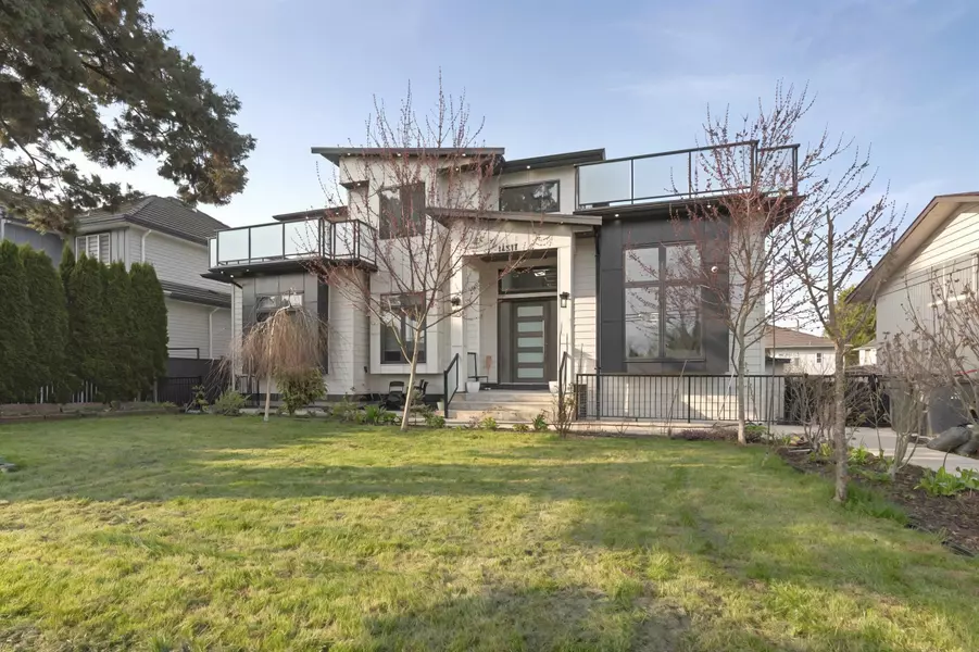 14517 72 AVE, Surrey, BC V3S 2E6