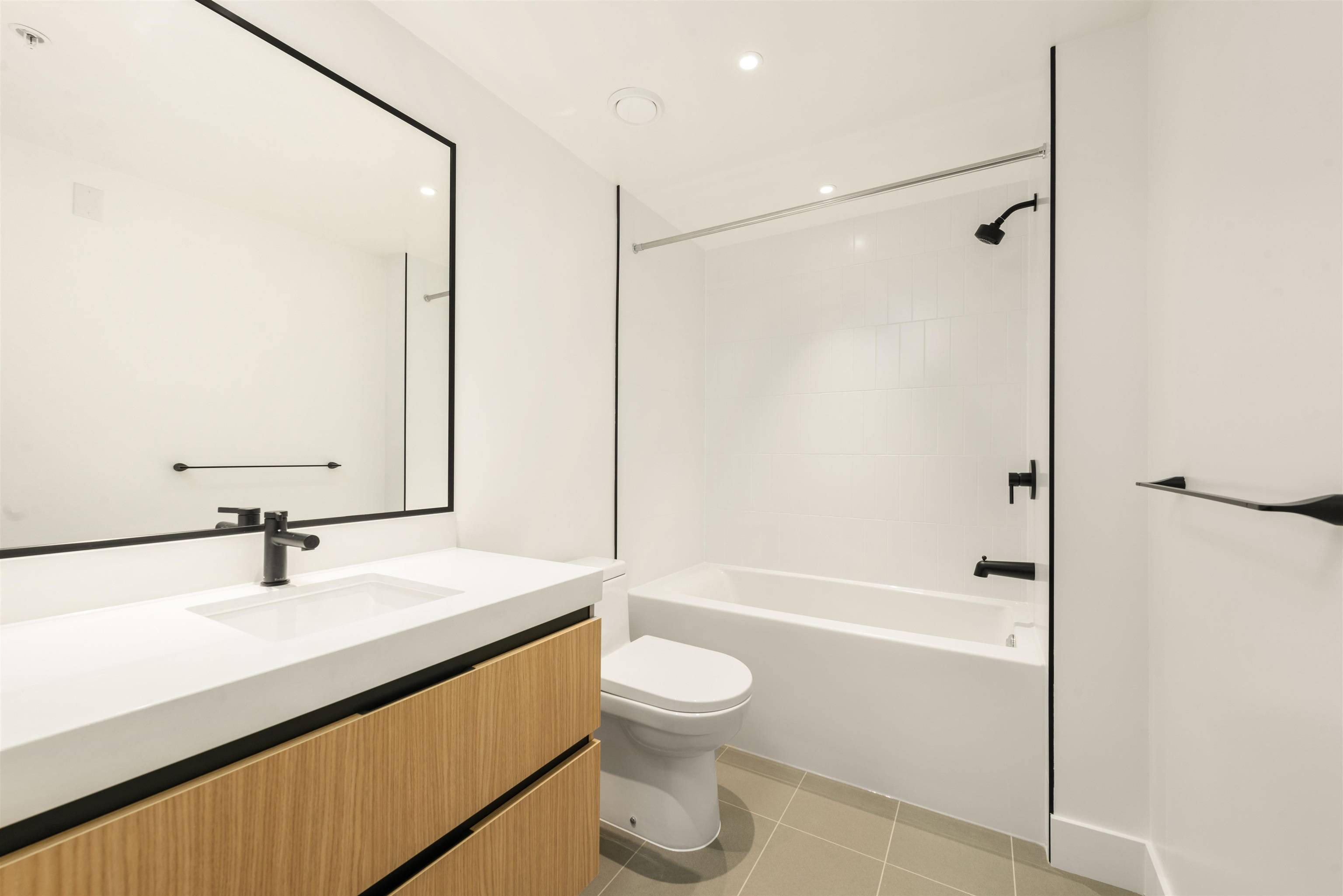 Vancouver, BC V5N 0J5,2235 E Broadway #113