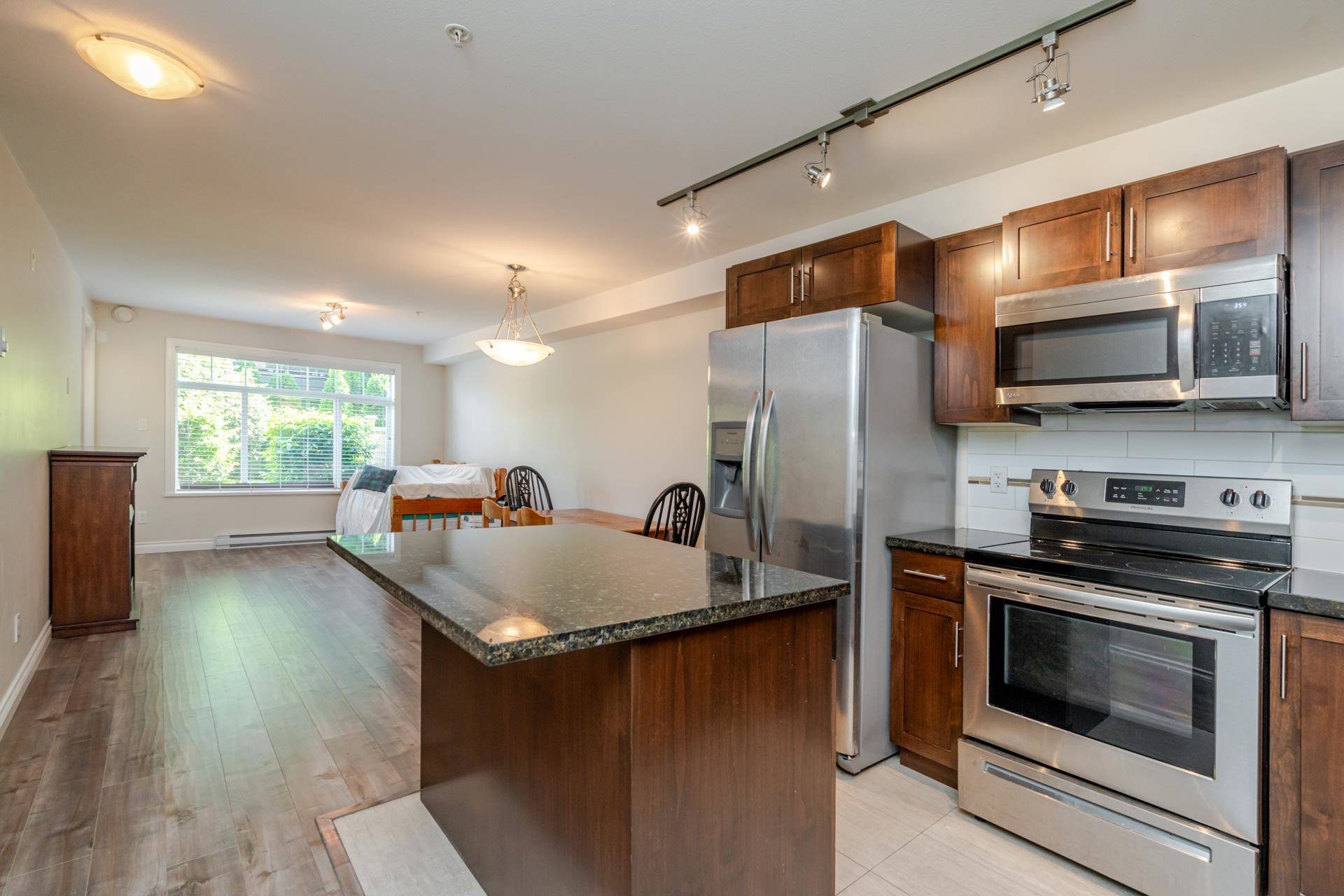 5650 201a ST #112 Langley, BC V3A 0B3