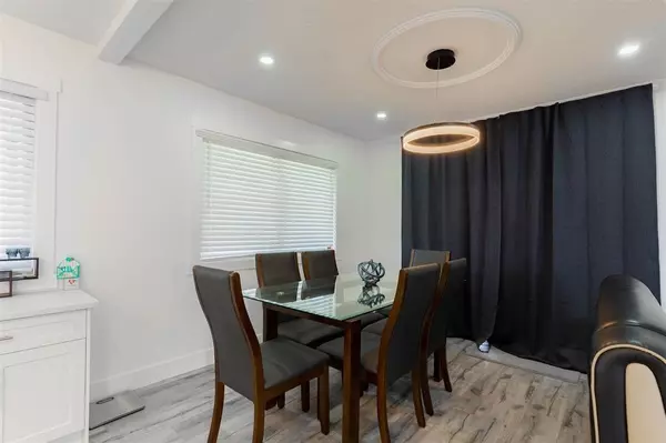 Abbotsford, BC V2T 1G1,32373 Dolphin CRES