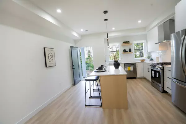 Surrey, BC V3X 2N4,14311 60 AVE #2