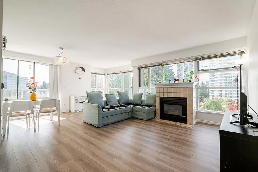 9830 Whalley BLVD #708, Surrey, BC V3T 5S7