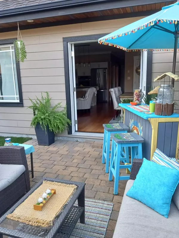 Gibsons, BC V0N 1V7,764 Gerussi LN