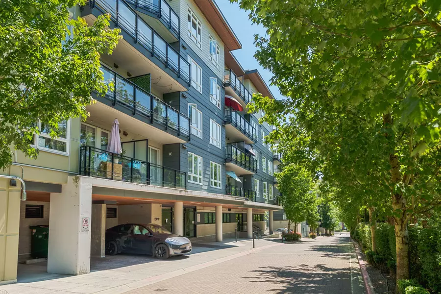 13919 Fraser HWY #410, Surrey, BC V3T 4E6
