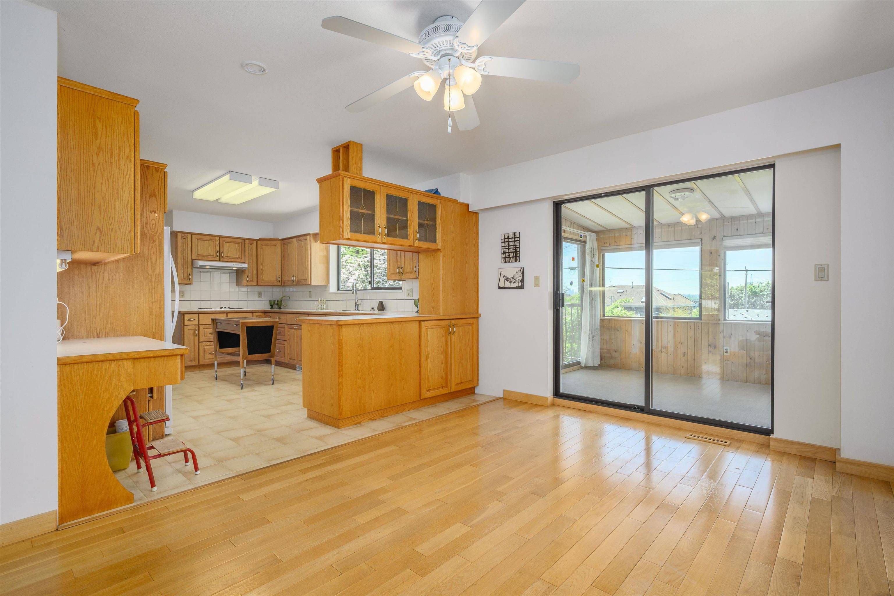 513 E 5th ST North Vancouver, BC V7L 1M5