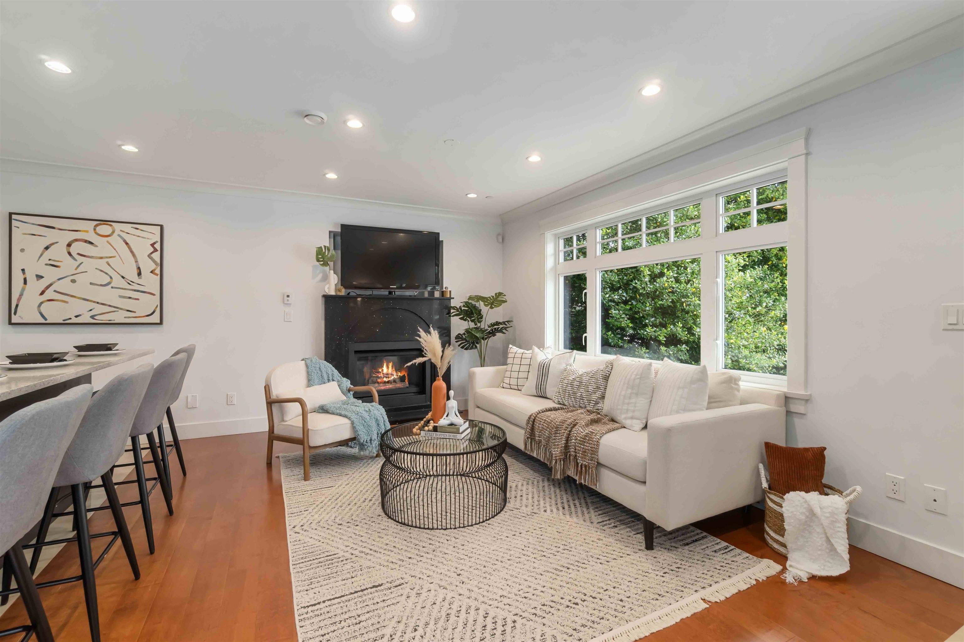 Vancouver, BC V6K 1T5,2721 W 5th AVE