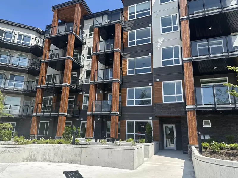 12109 223 ST #104, Maple Ridge, BC V2X 3I2