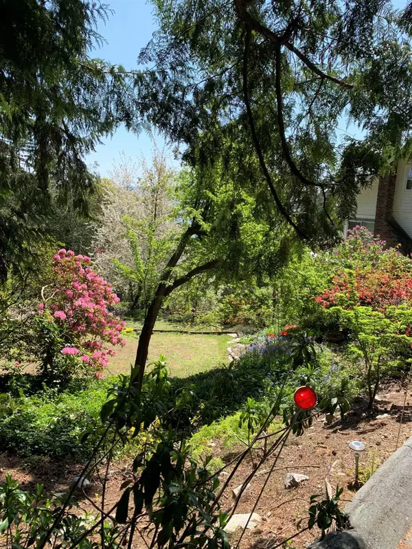 West Vancouver, BC V7W 2P2,4778 Marine DR