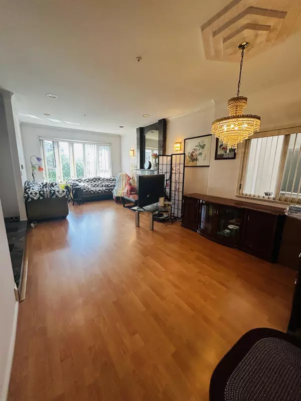 Vancouver, BC V5P 3M8,6375 Bruce ST