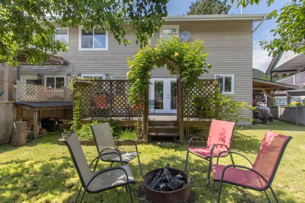 39710 Government RD, Squamish, BC V8B 0A5