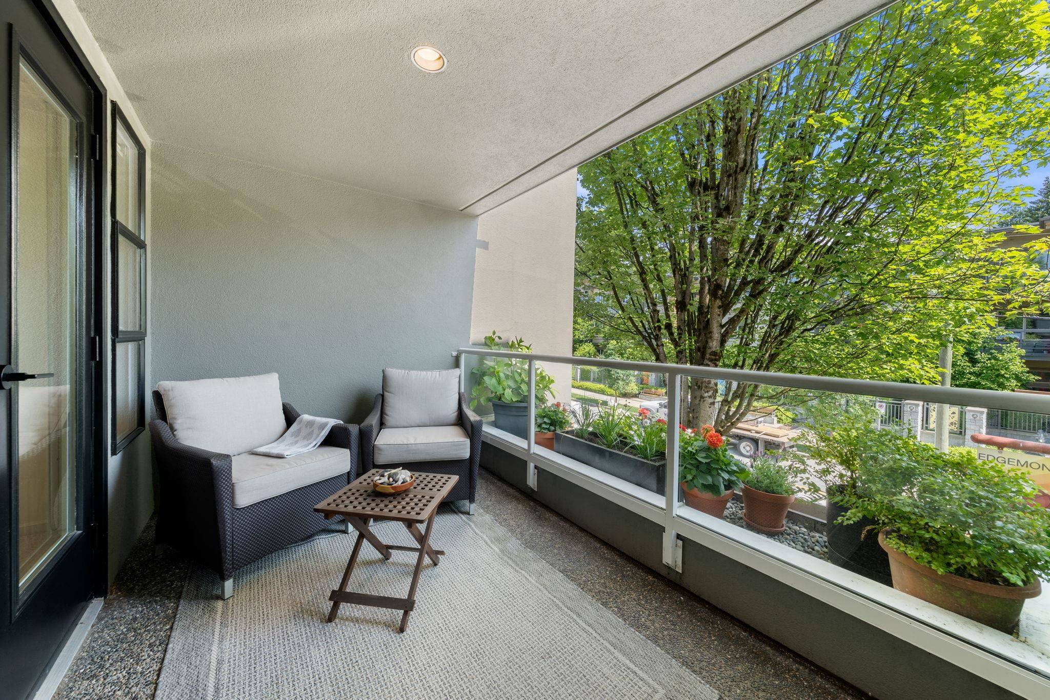 North Vancouver, BC V7R 2S4,3151 Woodbine DR #204