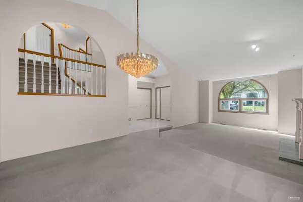 Surrey, BC V4A 9K2,13271 20a AVE