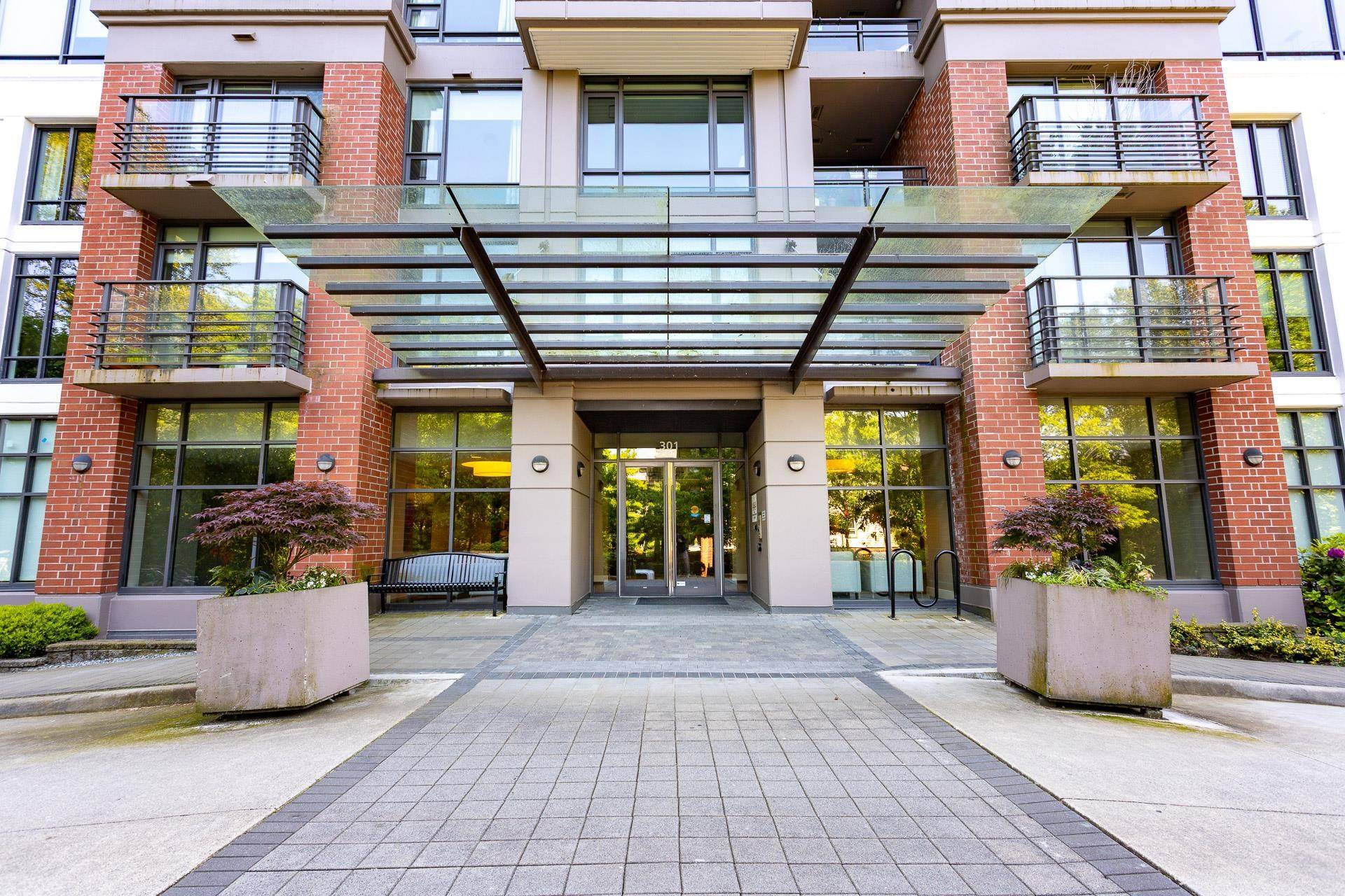 301 Capilano RD #907, Port Moody, BC V3H 0G6