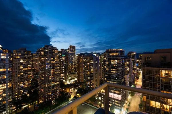 Vancouver, BC V6B 5X5,950 Cambie ST #PH5