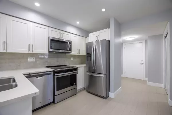 1990 Westminster AVE #105, Port Coquitlam, BC V3B 1E8