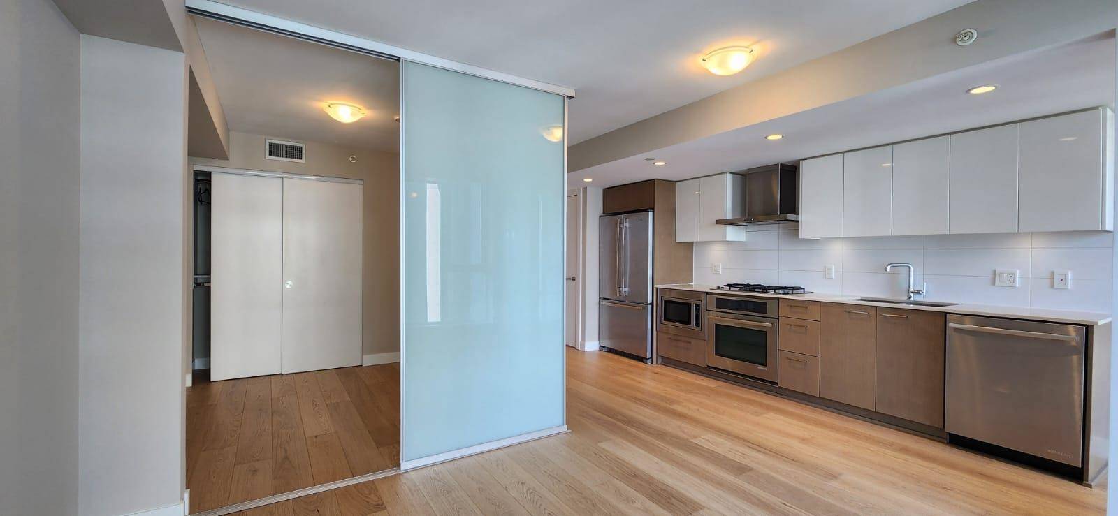 Vancouver, BC V6A 0C5,1618 Quebec ST #701