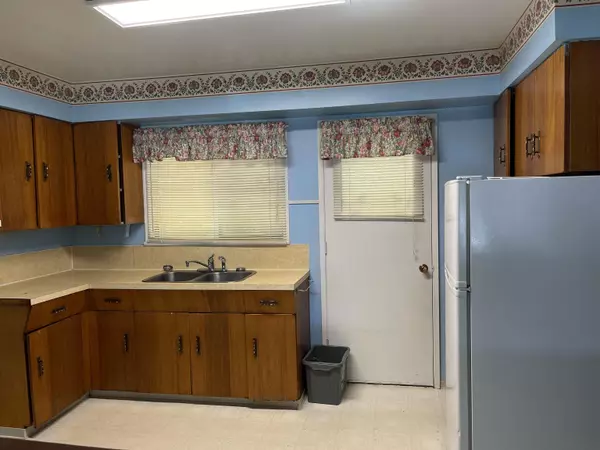 Port Coquitlam, BC V3C 1T9,2155 Rindall AVE
