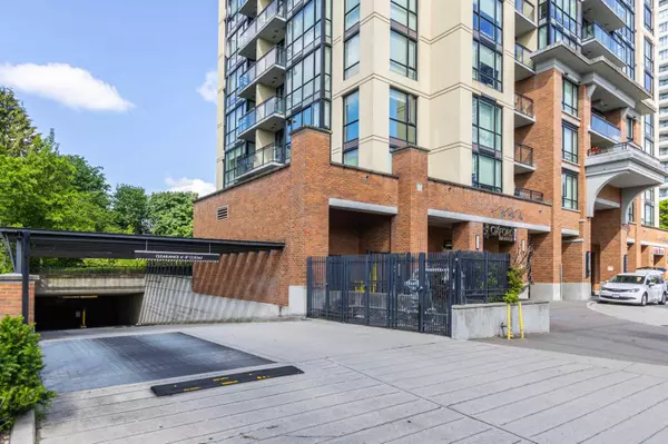 Surrey, BC V3T 0E6,10777 University DR #507