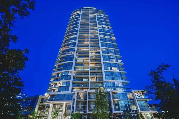 13308 Central AVE #2009, Surrey, BC V3T 0M4