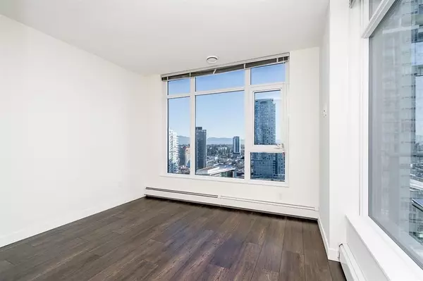 Surrey, BC V3T 0M4,13308 Central AVE #2009