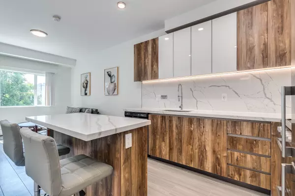 Vancouver, BC V6E 1L4,1168 Pendrell Street #204