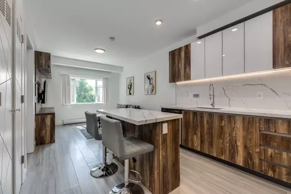 Vancouver, BC V6E 1L4,1168 Pendrell Street #204