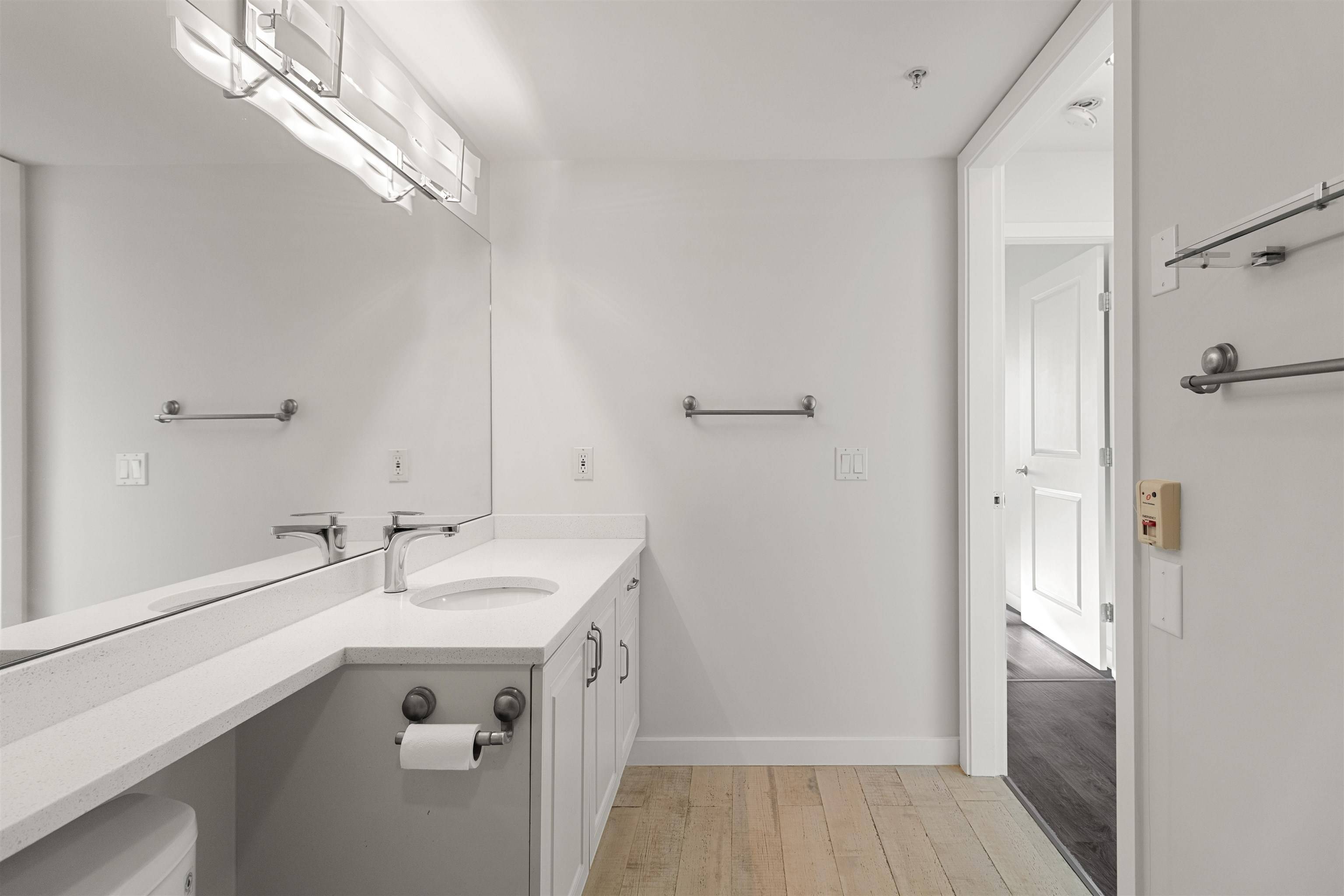 Vancouver, BC V6K 4W2,2799 Yew ST #715