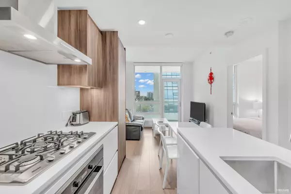 6320 No. 3 RD #860 Richmond, BC V6Y 0L5