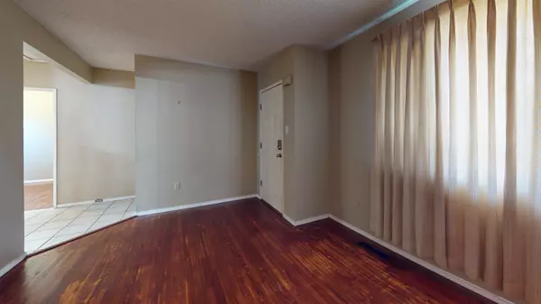 Surrey, BC V4A 1T2,15463 16a AVE