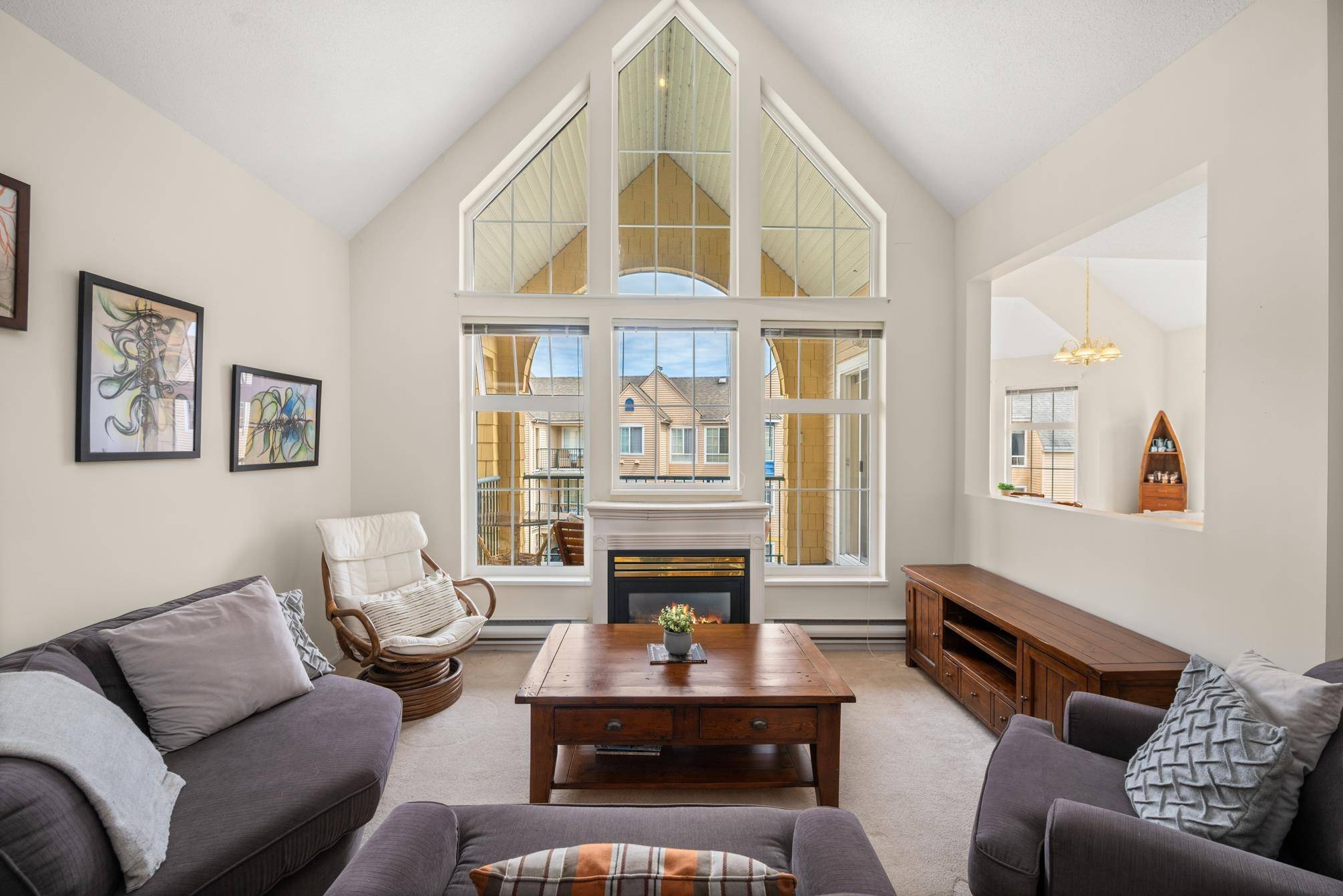 5555 13a AVE #301, Tsawwassen, BC V4M 2E7
