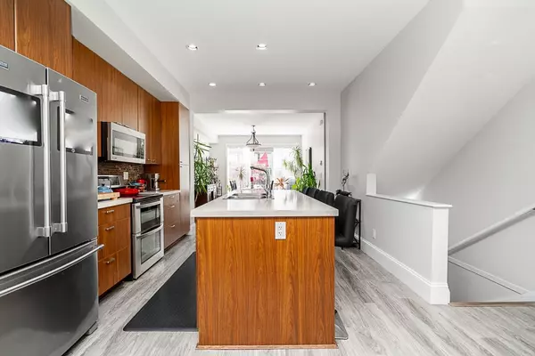 2450 161a ST #2, Surrey, BC V3Z 8K4