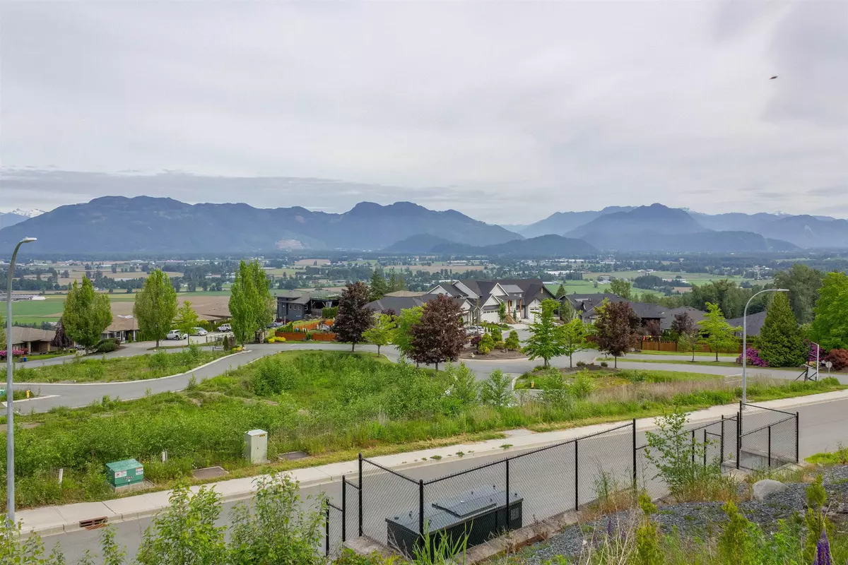 Chilliwack, BC V4Z 1K7,51076 Falls CT #2