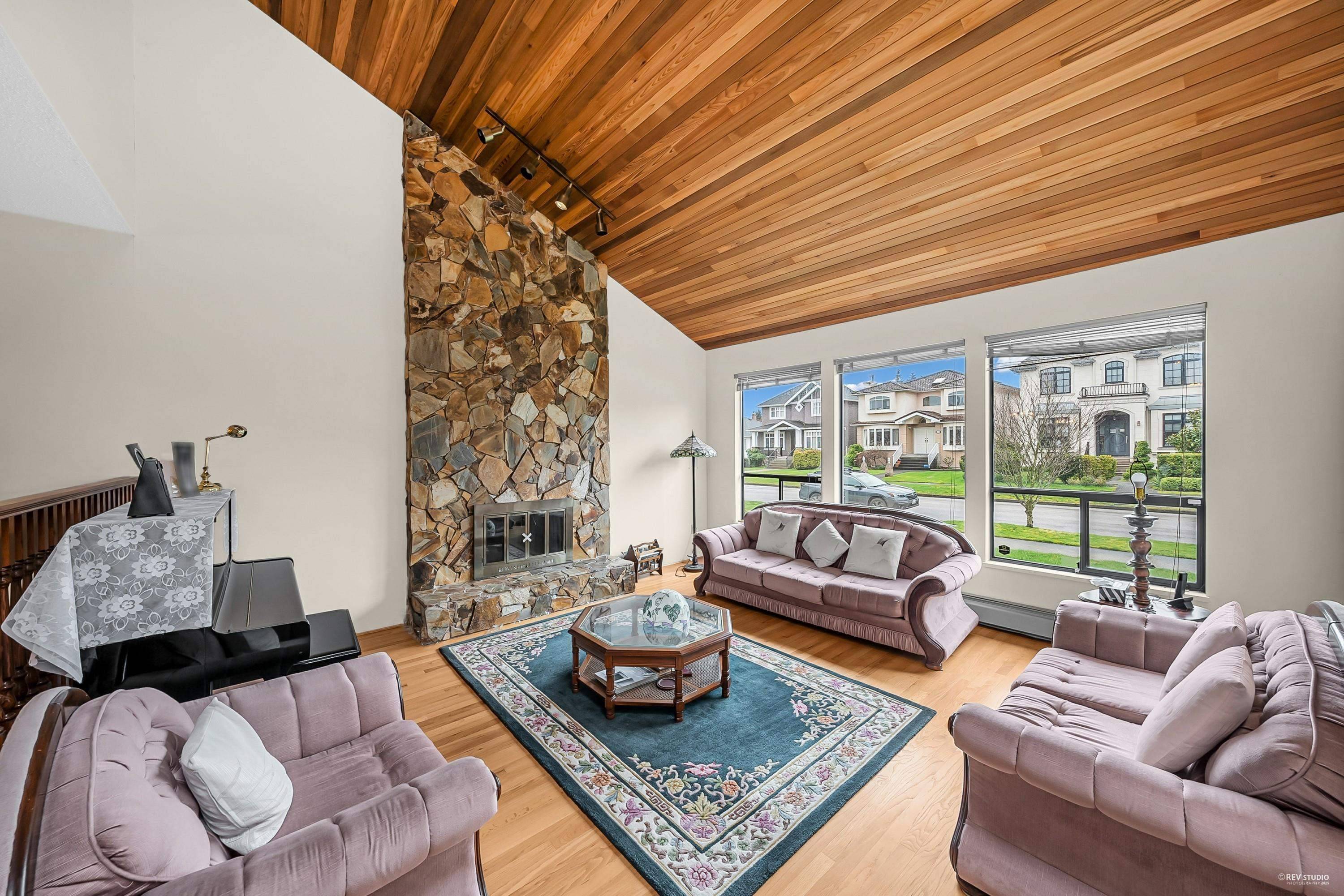 Vancouver, BC V6L 1M7,2843 W 22nd AVE