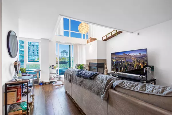 Vancouver, BC V6G 3K1,499 Broughton ST #407