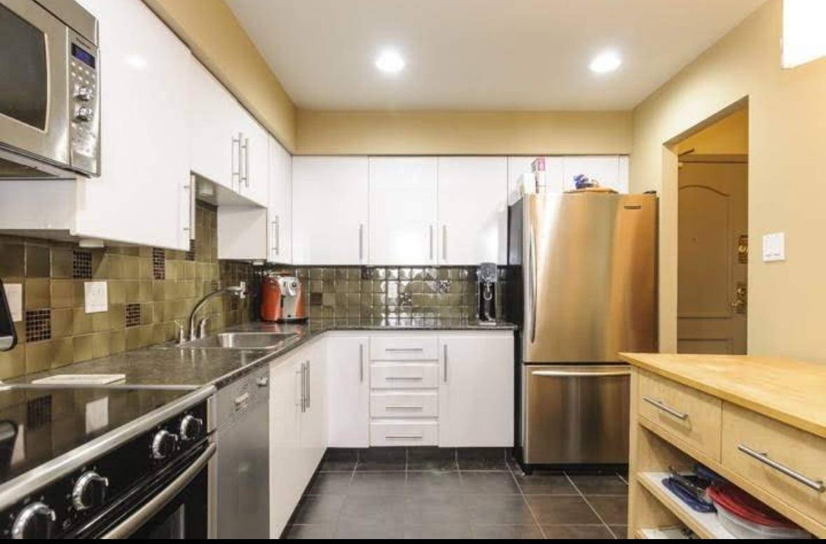 Burnaby, BC V3N 4X5,6888 Station Hill DR #402