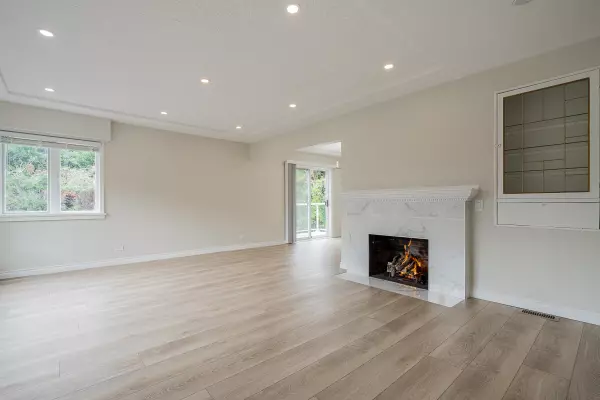 West Vancouver, BC V7V 1Y8,1819 Inglewood AVE