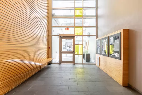 1205 Howe ST #1002, Vancouver, BC V6Z 0B2