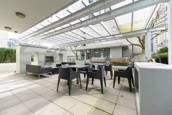 Vancouver, BC V6Z 0B2,1205 Howe ST #1002