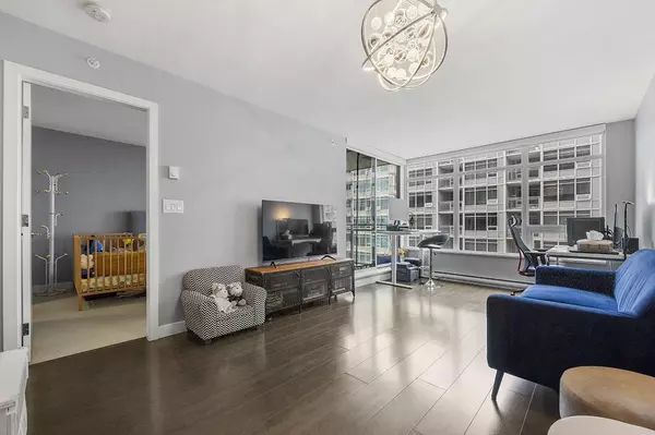 Richmond, BC V6Y 0J4,6288 No. 3 RD #1213