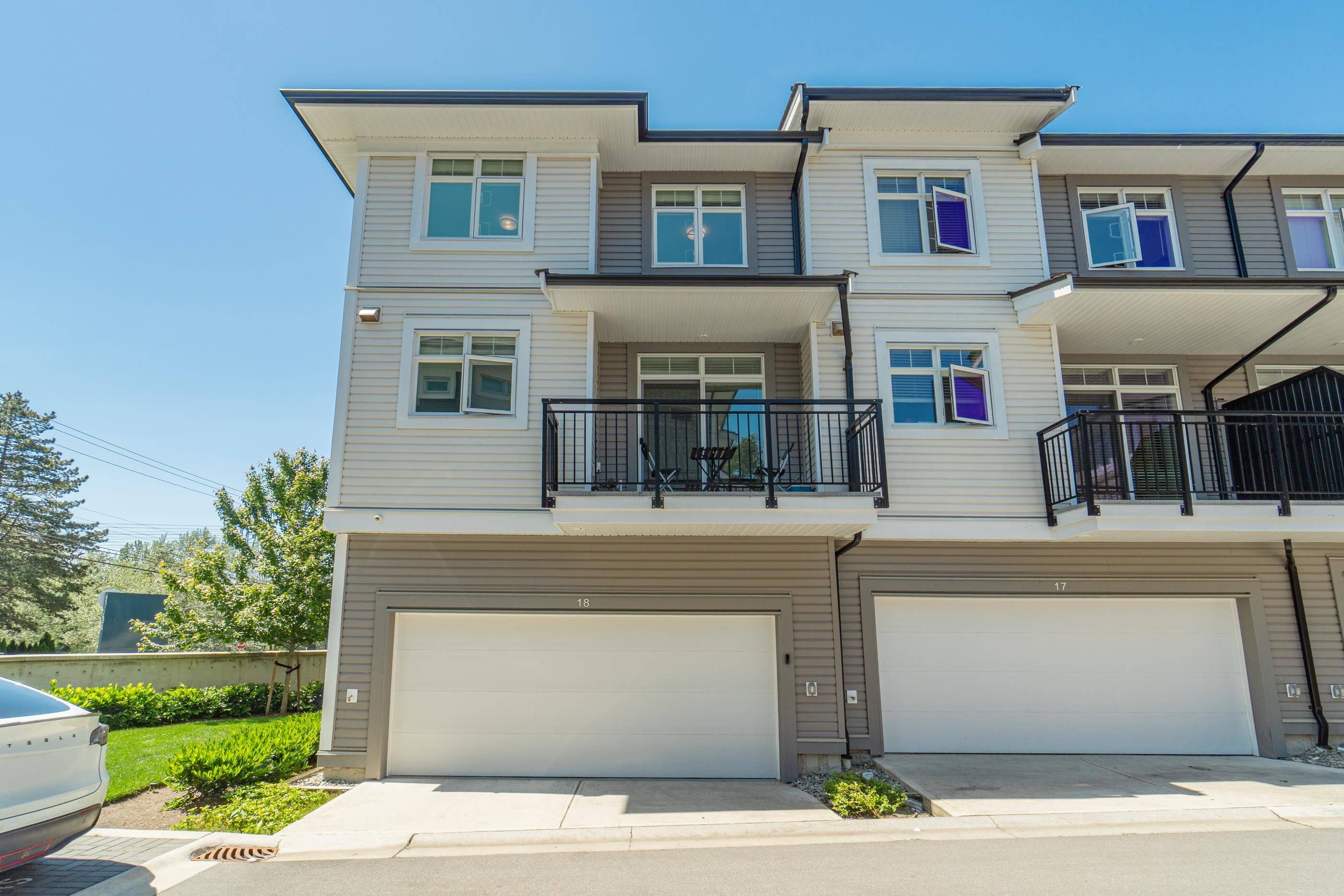 Surrey, BC V3Z 1J1,2070 Oak Meadows DR #18