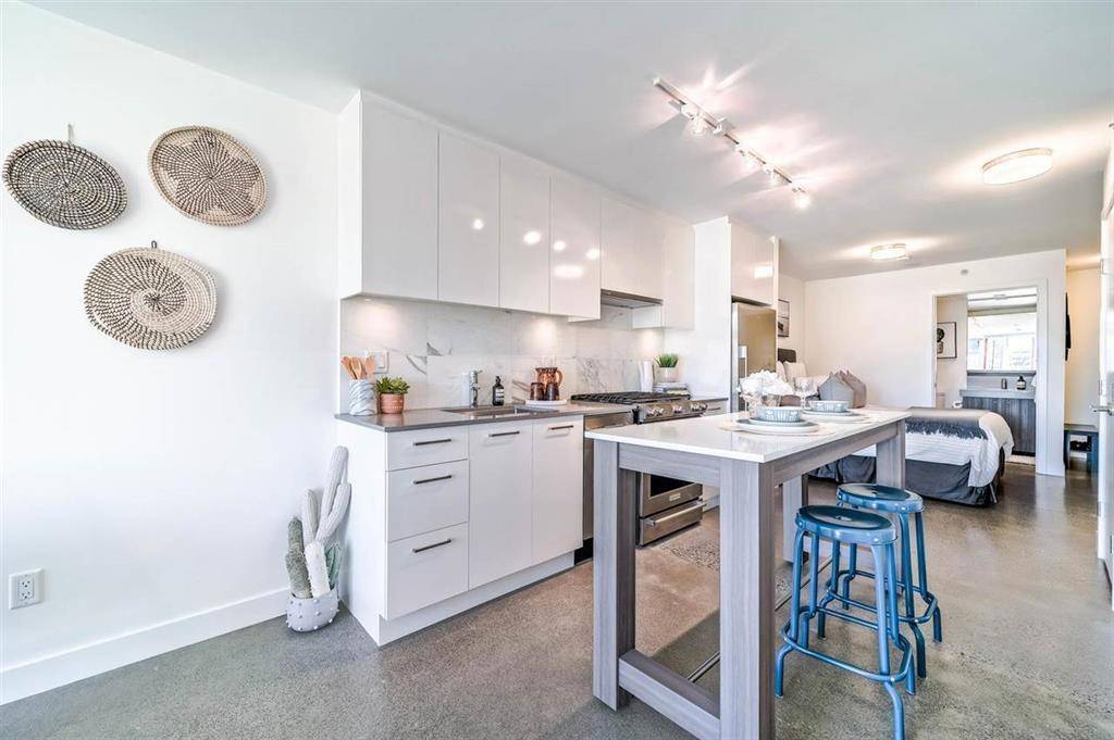 231 E Pender ST #404 Vancouver, BC V6A 0G3