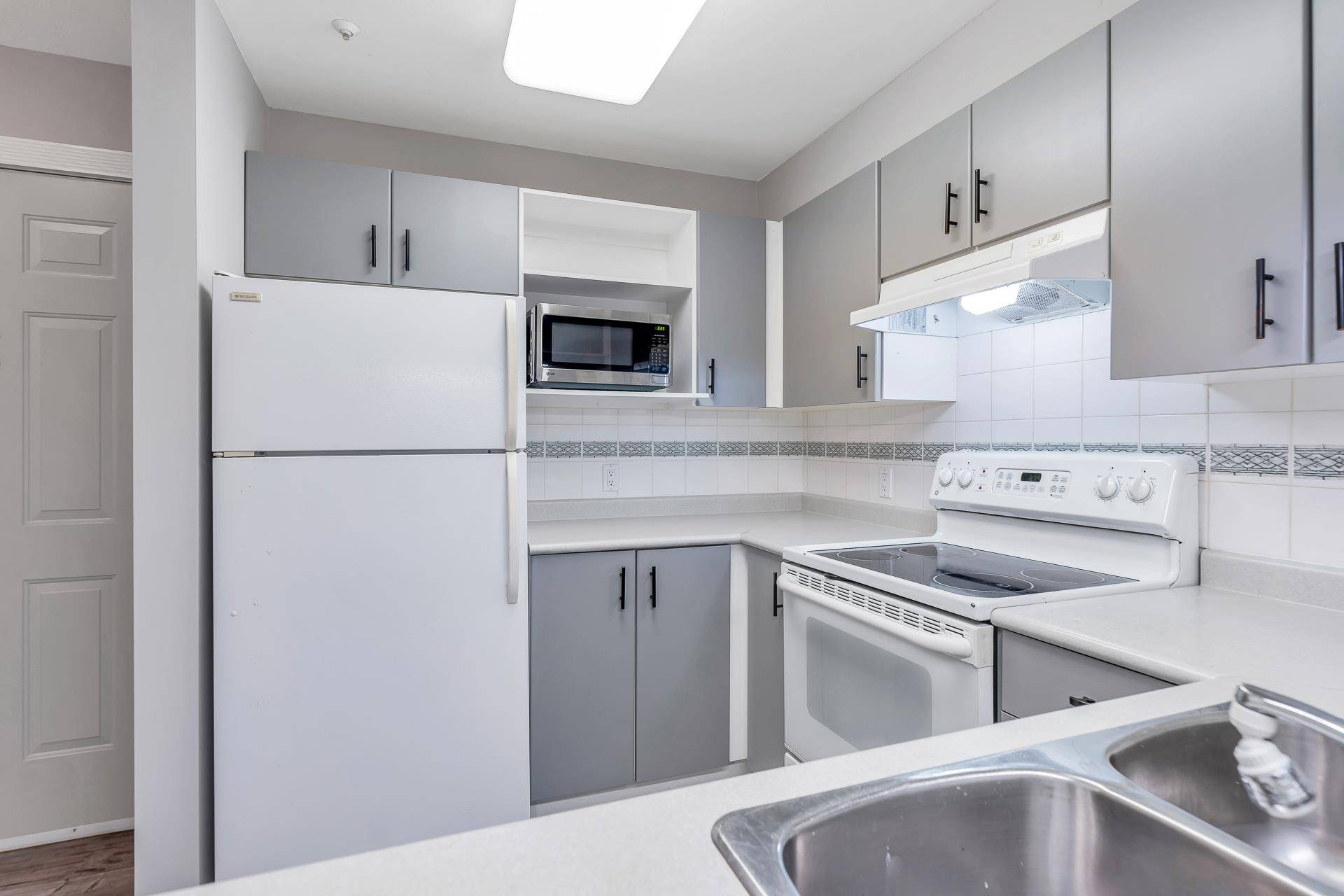 10128 132 ST #209 Surrey, BC V3T 3T5