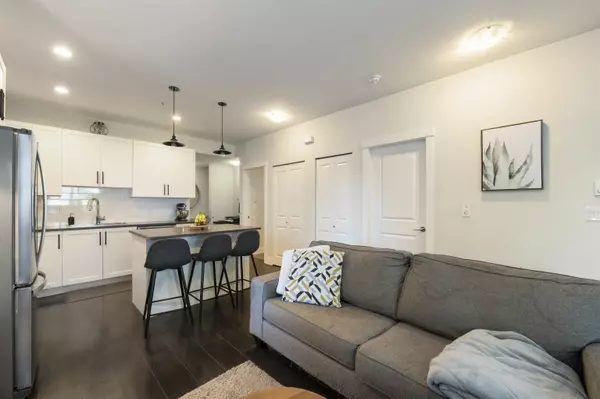 Surrey, BC V3Z 0P4,16528 24a AVE #101