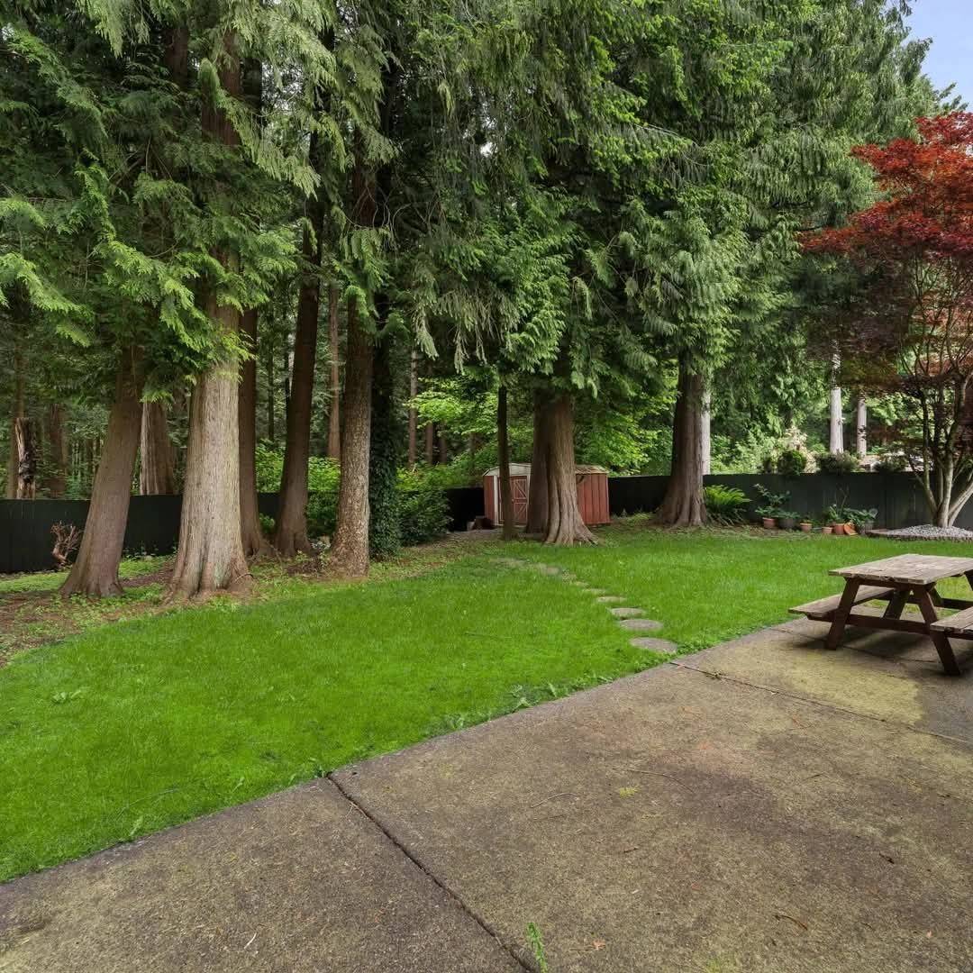 Surrey, BC V3R 7H4,9297 151 ST
