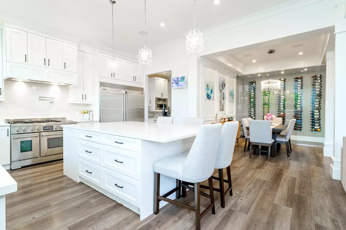 Maple Ridge, BC V4R 0E6,23066 135 AVE