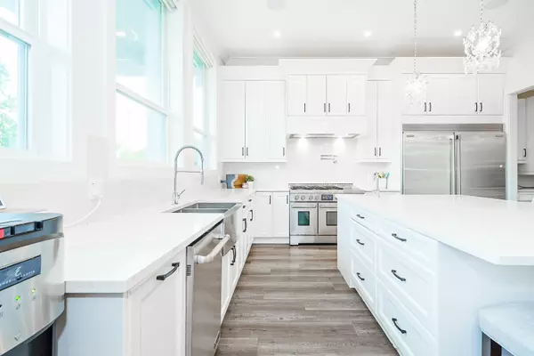 Maple Ridge, BC V4R 0E6,23066 135 AVE